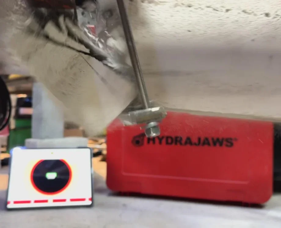 Shear test on a section of RAAC, loaded with a Hydrajaws M2000 tester