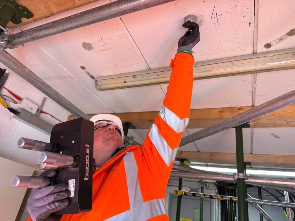 Structured Carbon CFRP RAAC system - Rail Hub Structured Carbon